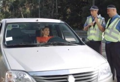 在车上生双胞胎视频,双胞胎宝宝的温馨诞生瞬间