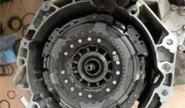 伊兰特换离合器片视频,伊兰特离合器片更换全攻略