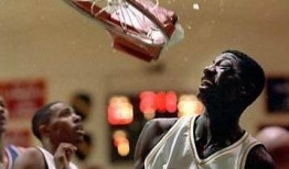 扣碎篮板视频,篮球场上的激情瞬间