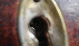 抽屉锁打开方法视频,一招掌握抽屉锁打开技巧