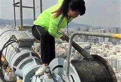 女塔吊司机开塔吊视频