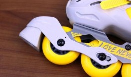 轮滑鞋怎么刹车视频,视频教程解析