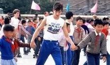 滑旱冰视频,跟随视频学舞步与花式滑行